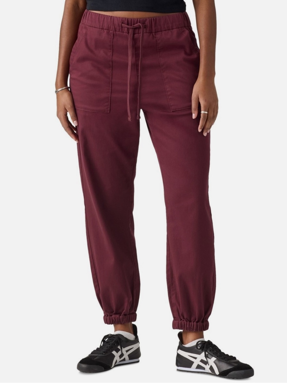 Levi's Essential High Rise Stretch Joggers in Maroon